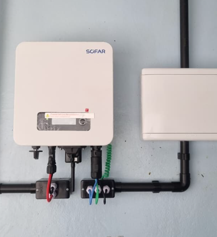 Inversor solar instalado — XAP Energy Solar
